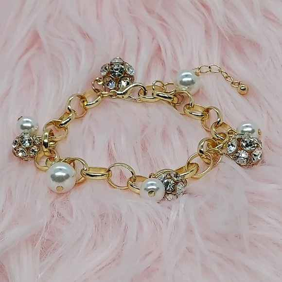 Bracelet - Picture 1 of 3